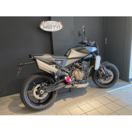 HUSQVARNA 801 SVARTPILEN 2024